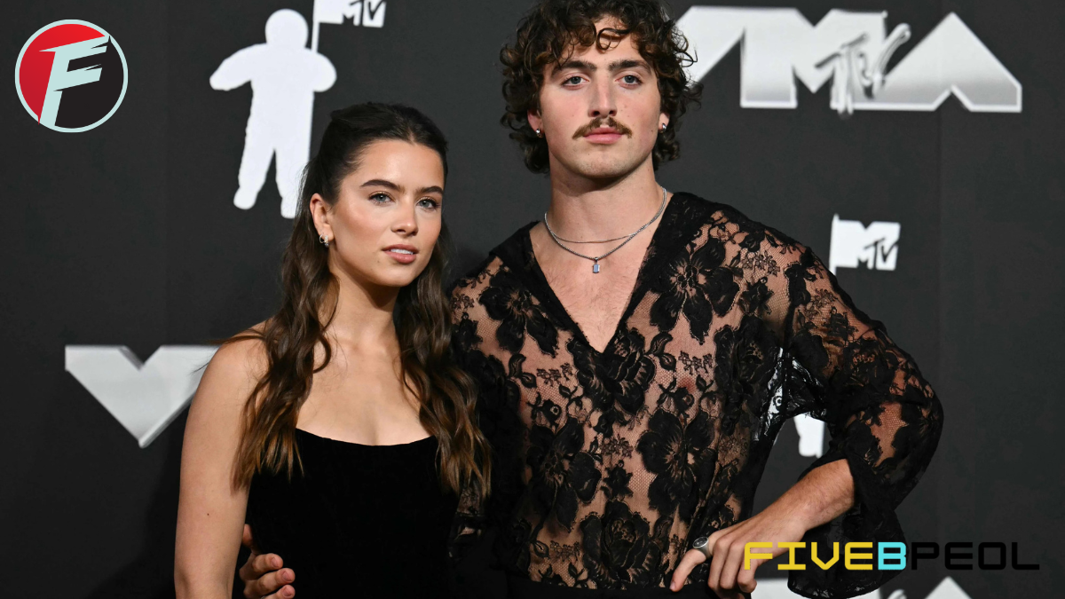 Benson Boone Girlfriend