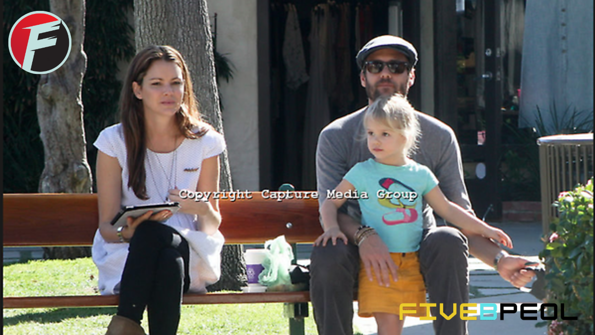 Satine Anais Geraldine Macht